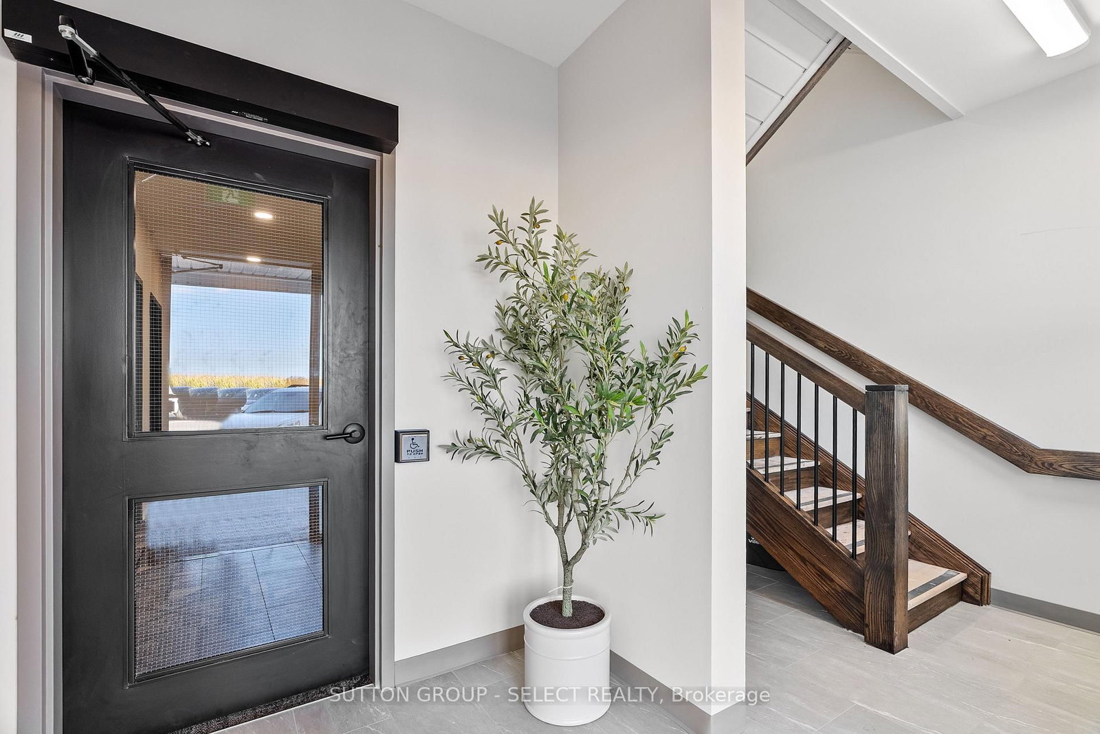 303B - 21 Moonlight Court, Central Huron 4