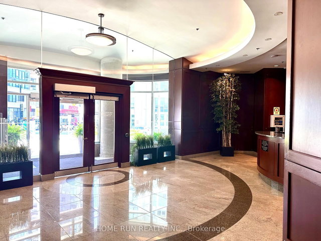 407 - 234 Rideau Street
