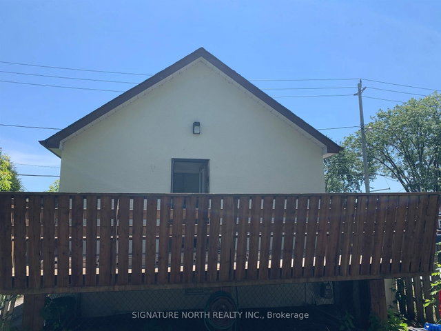 86 Machar Ave