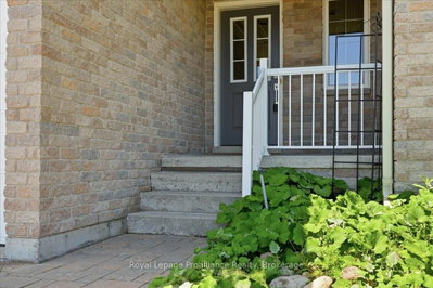 13 Freedom Crescent — photo 4