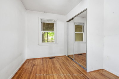 34 Eaton Place • Hamilton, ON photo 9