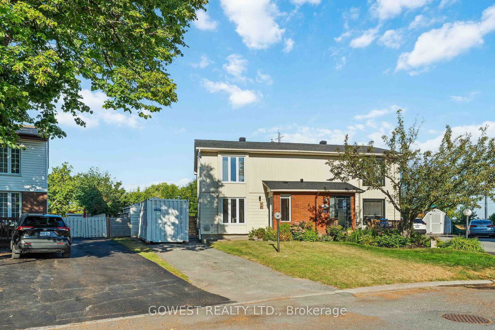 94 Fieldgate Drive • Ottawa, ON photo 3