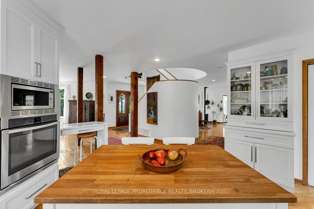 2576 Howe Island Drive • Gananoque, ON photo 10