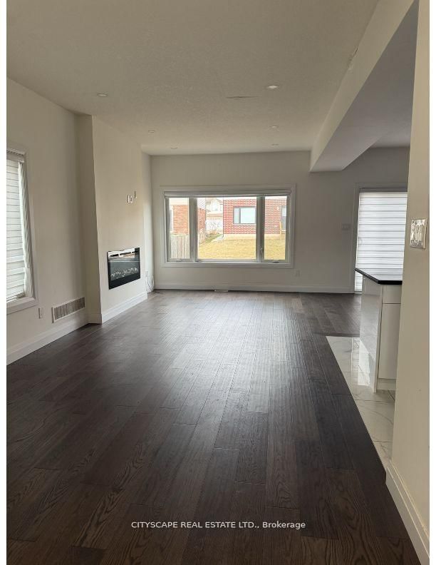 home for lease on 2912 Lemieux Walk
