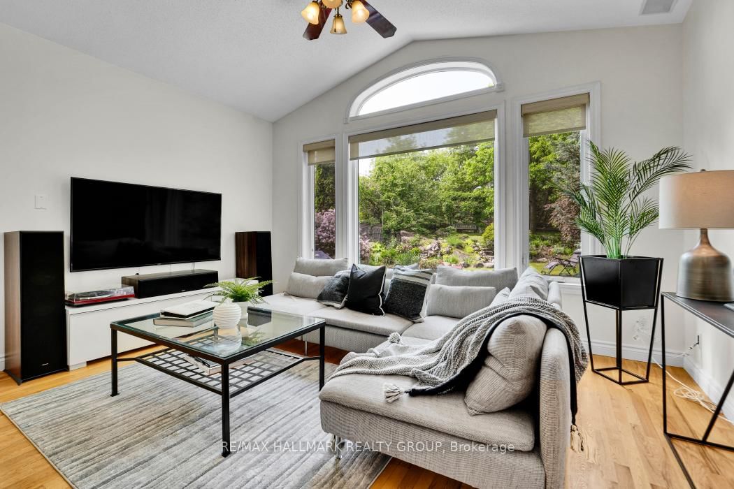 16 Hemlo Crescent • Kanata, ON photo 12