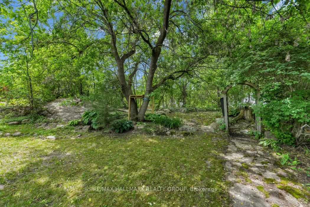 16 Hemlo Crescent • Kanata, ON photo 41