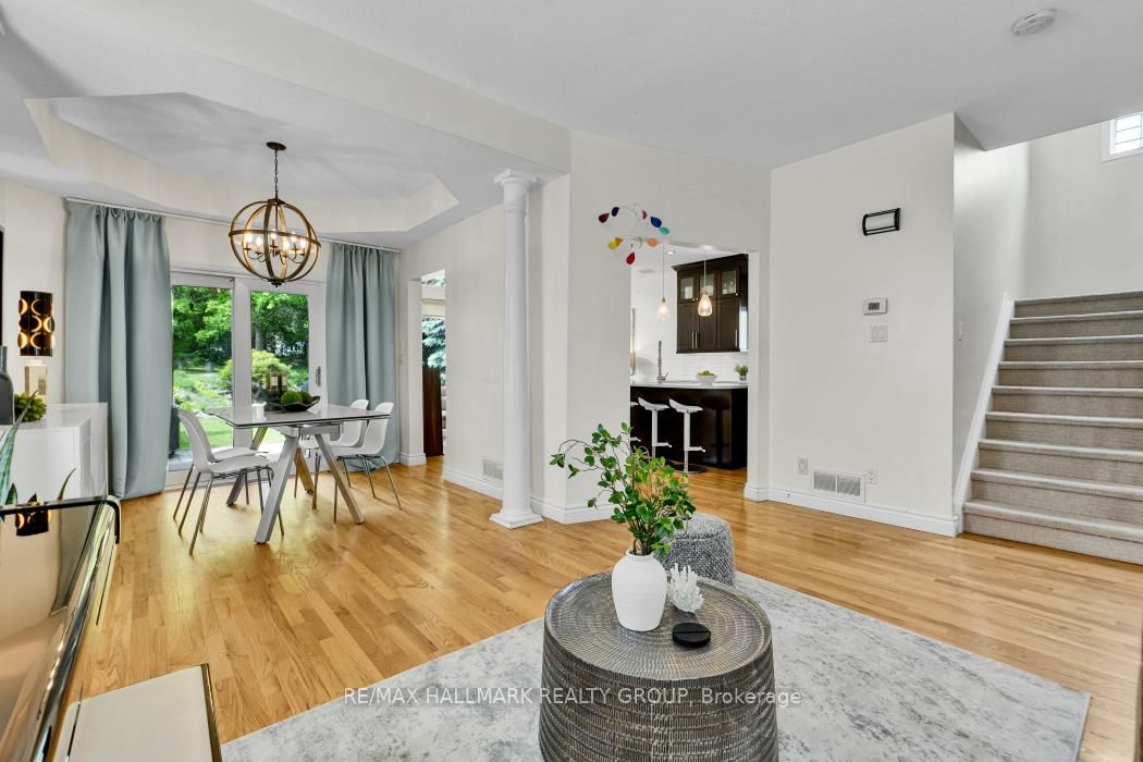 16 Hemlo Crescent • Kanata, ON photo 8