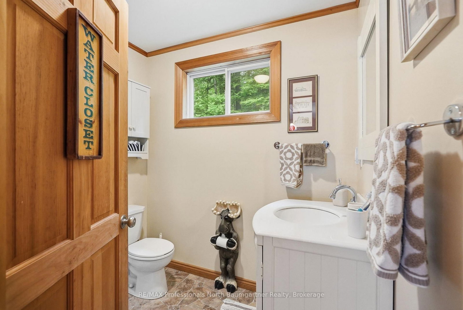 1019 Phoebe Crescent • Dysart et al, ON photo 15