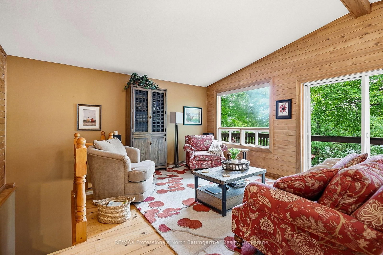 1019 Phoebe Crescent • Dysart et al, ON photo 5