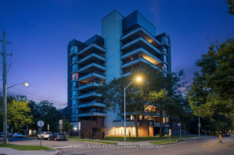 8A - 400 Laurier Street E