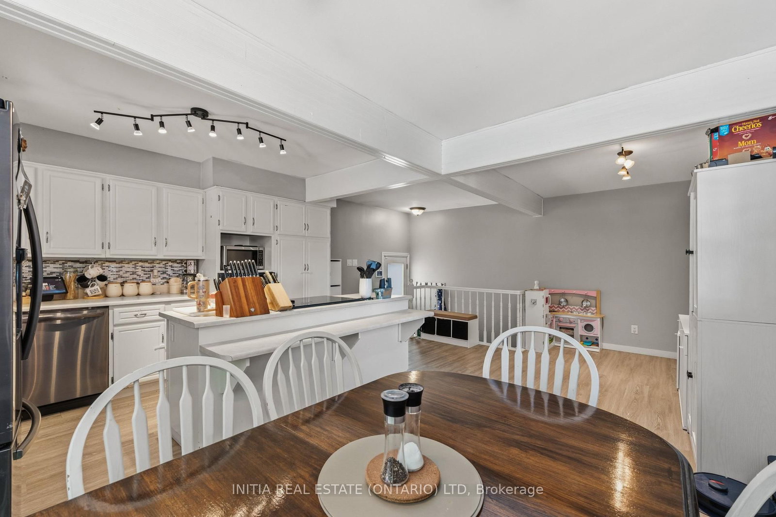 97 Grey Crescent • Sarnia, ON photo 11