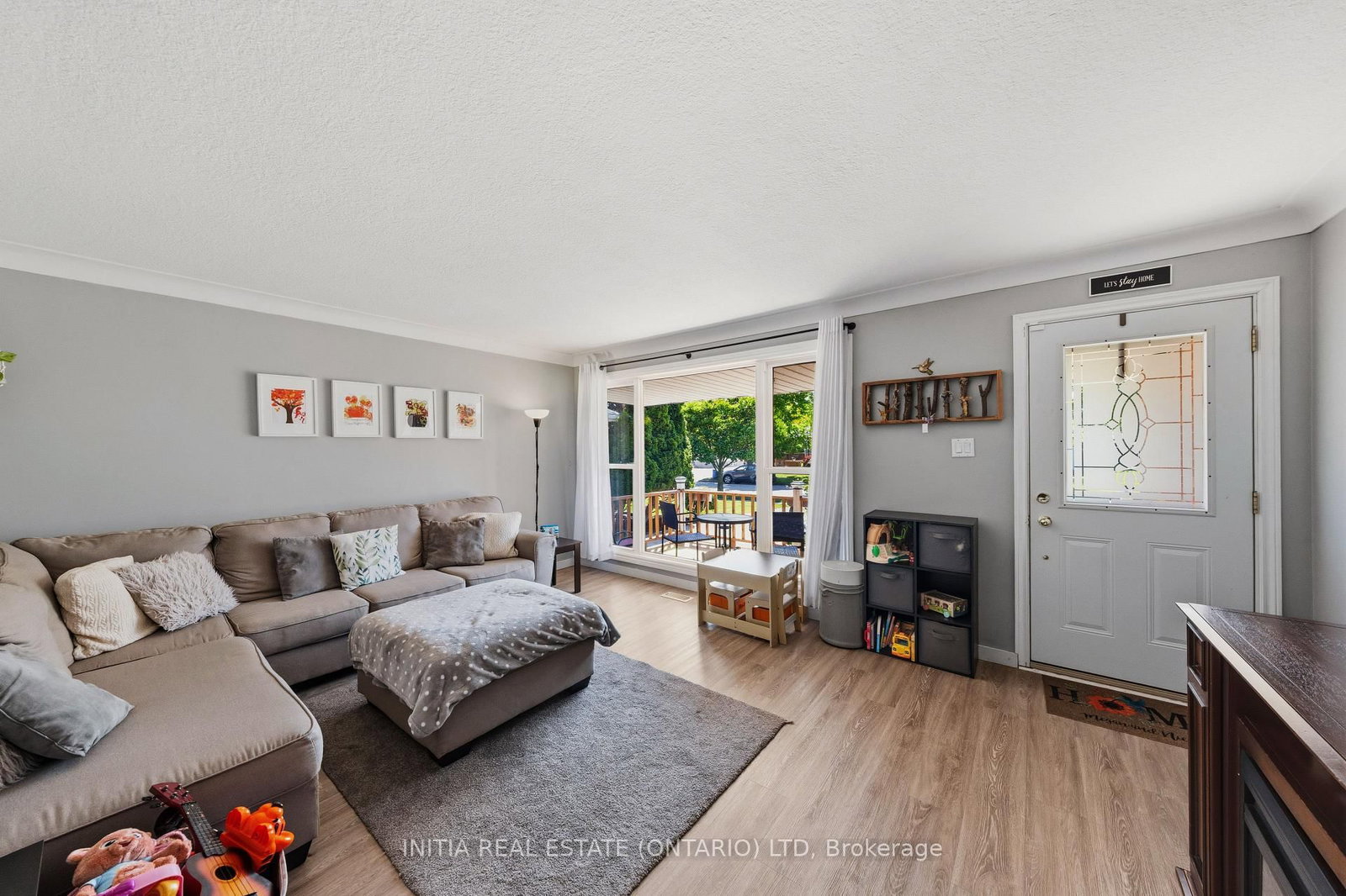 97 Grey Crescent • Sarnia, ON photo 4