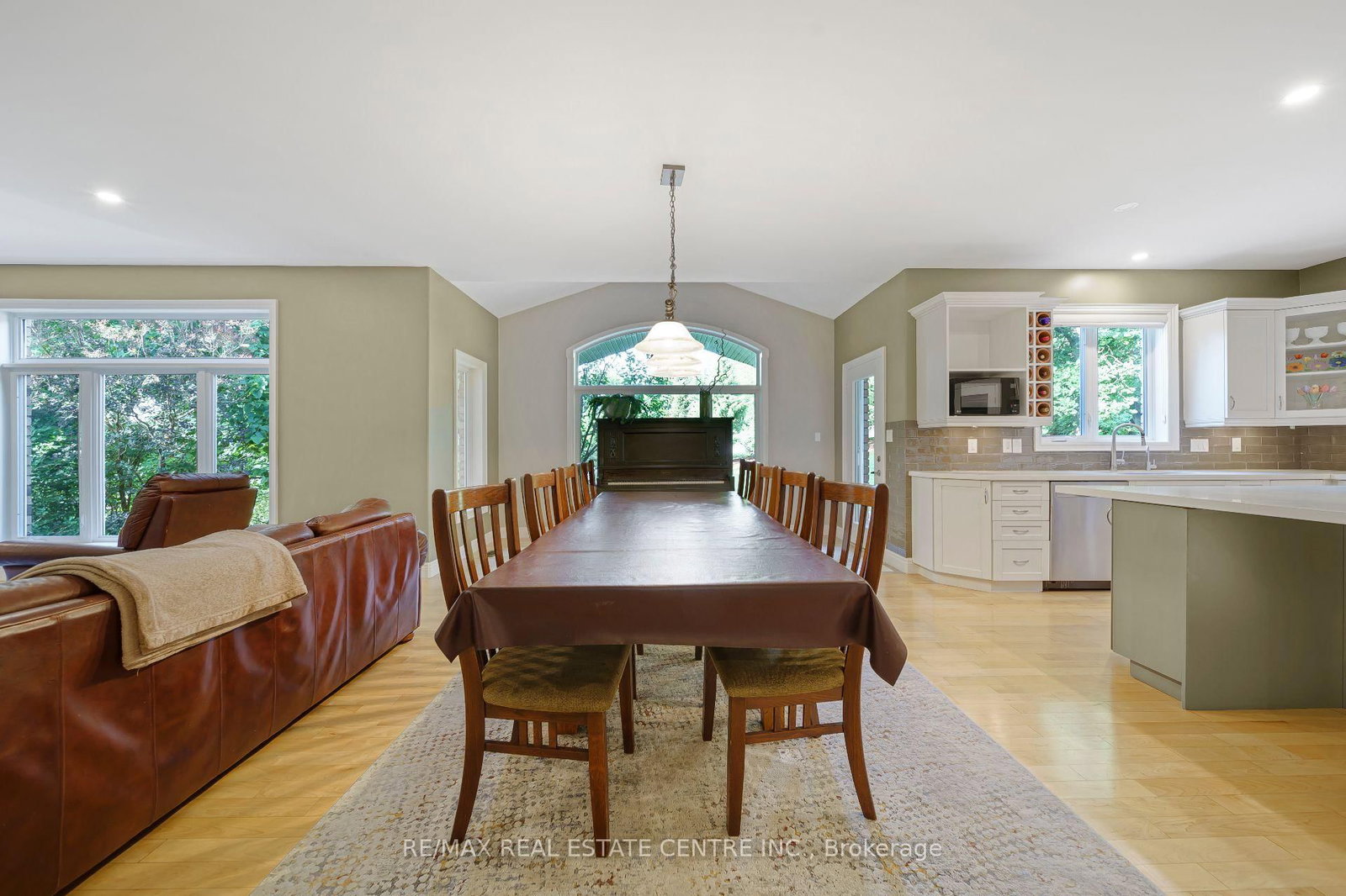 112 Dirksen Court • Kitchener, ON photo 13