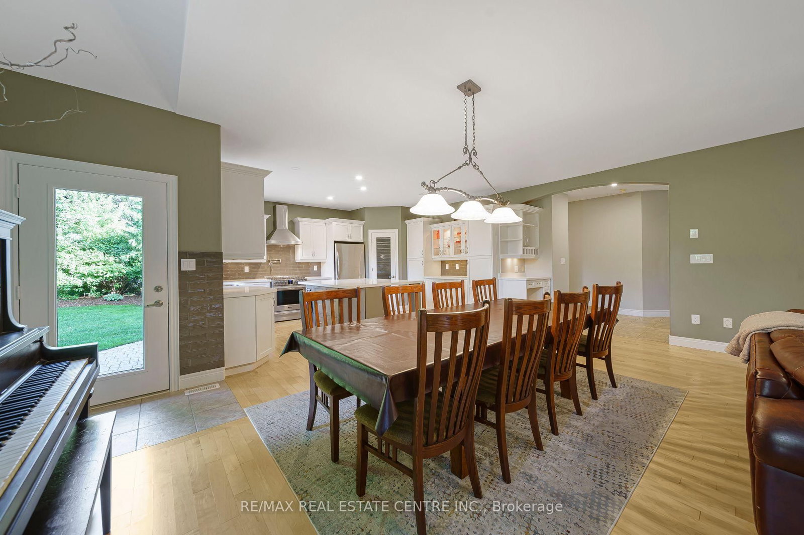 112 Dirksen Court • Kitchener, ON photo 14