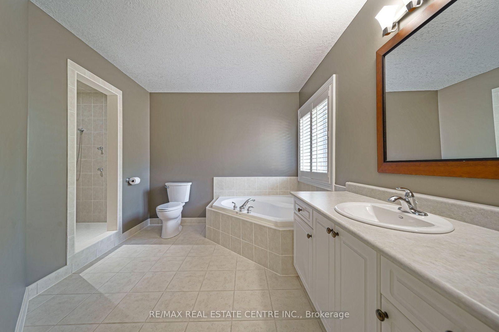 112 Dirksen Court • Kitchener, ON photo 25
