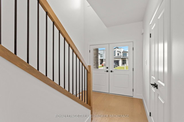 262 HESSELMAN Crescent