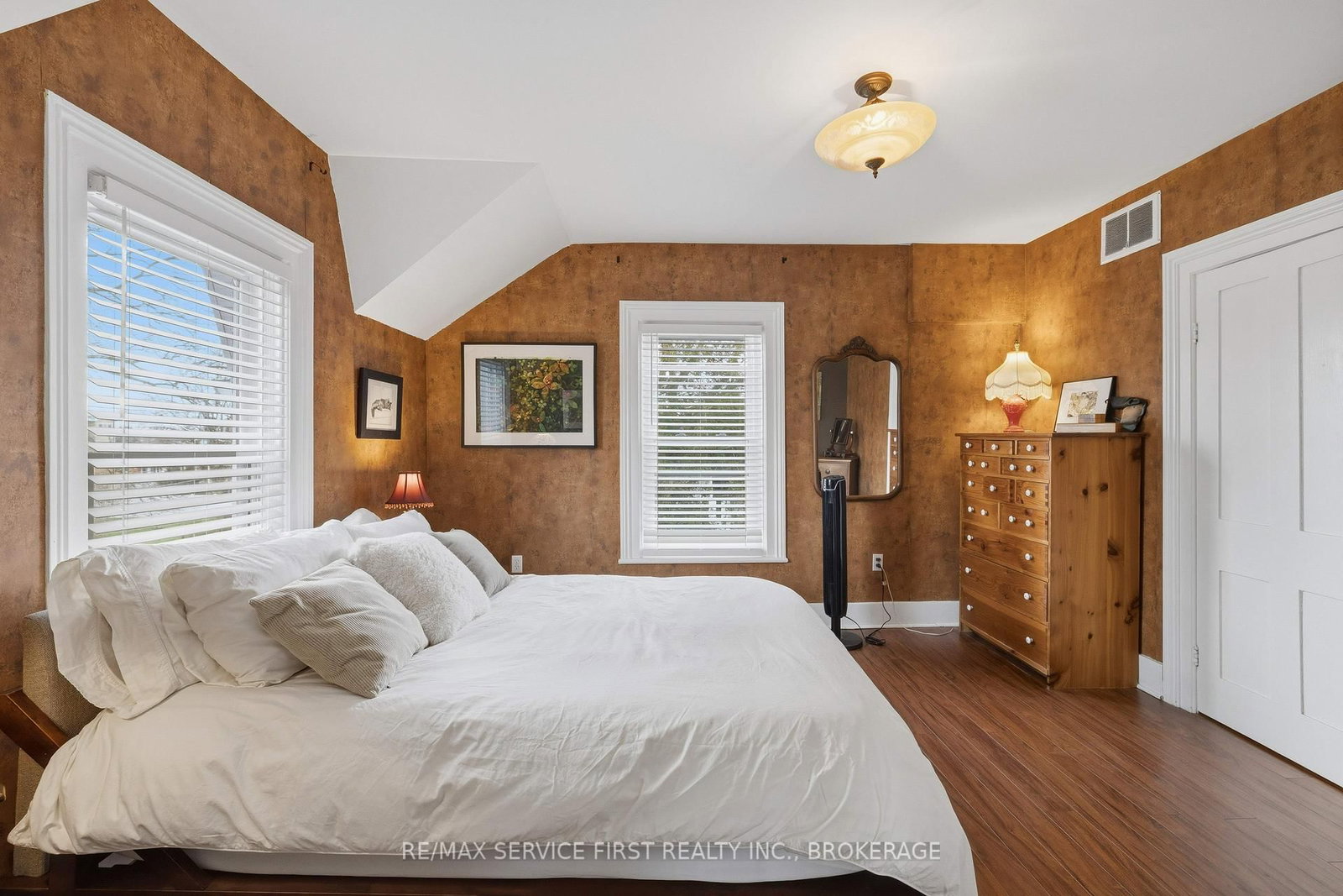15 Graham Street E • Greater Napanee, ON photo 32