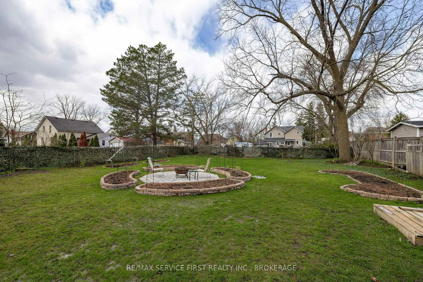 15 Graham Street E • Greater Napanee, ON photo 42
