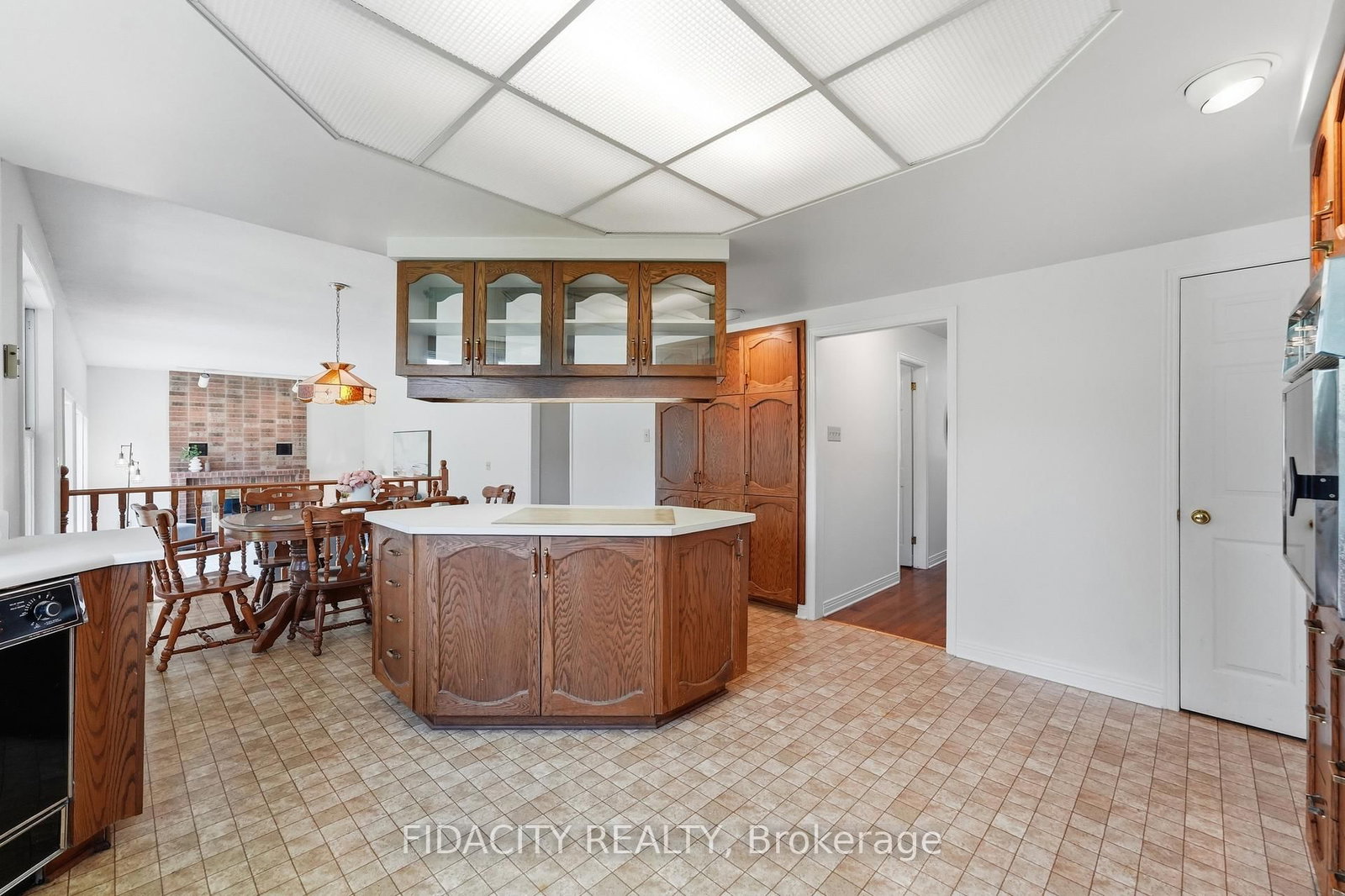 25 Pine Bluff Trail • Ottawa, ON photo 15