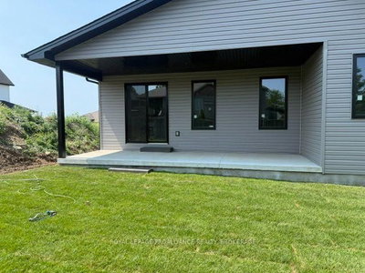 733 Squirrel Hill Drive • Kingston, ON photo 2