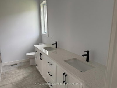 733 Squirrel Hill Drive • Kingston, ON photo 4