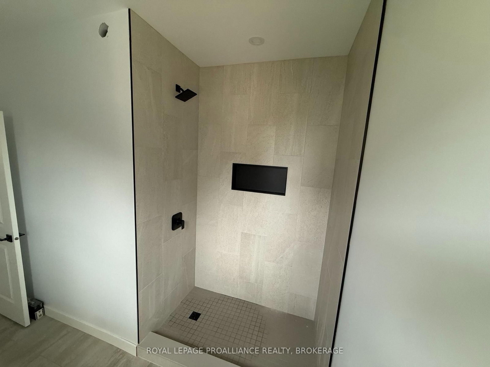 733 Squirrel Hill Drive • Kingston, ON photo 5