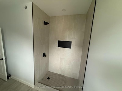 733 Squirrel Hill Drive • Kingston, ON photo 5