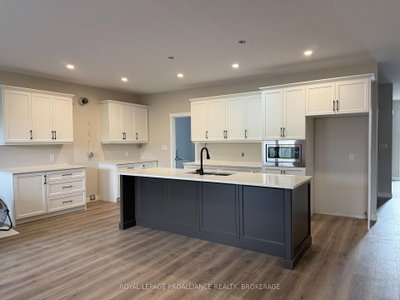 733 Squirrel Hill Drive • Kingston, ON photo 9