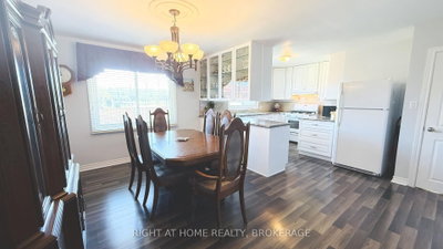 94 Wellington Street — photo 4