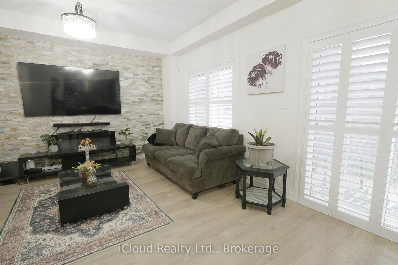 8 Whitton Drive — photo 4