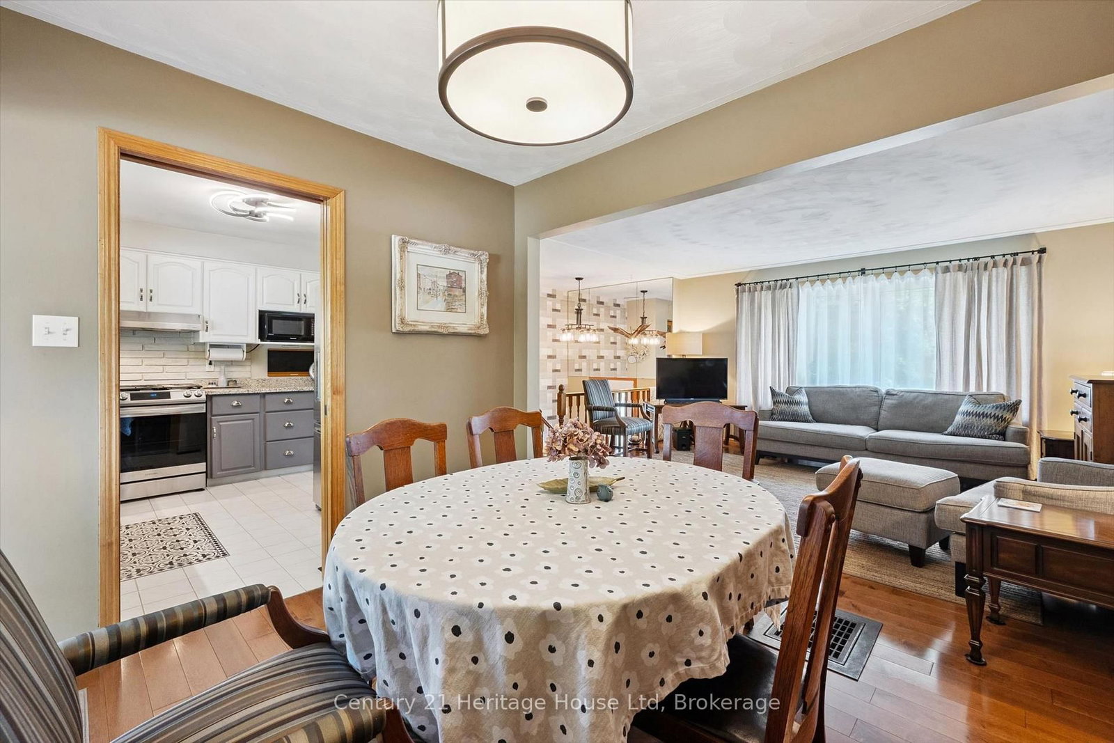 44 Inverness Drive • Guelph, ON photo 10