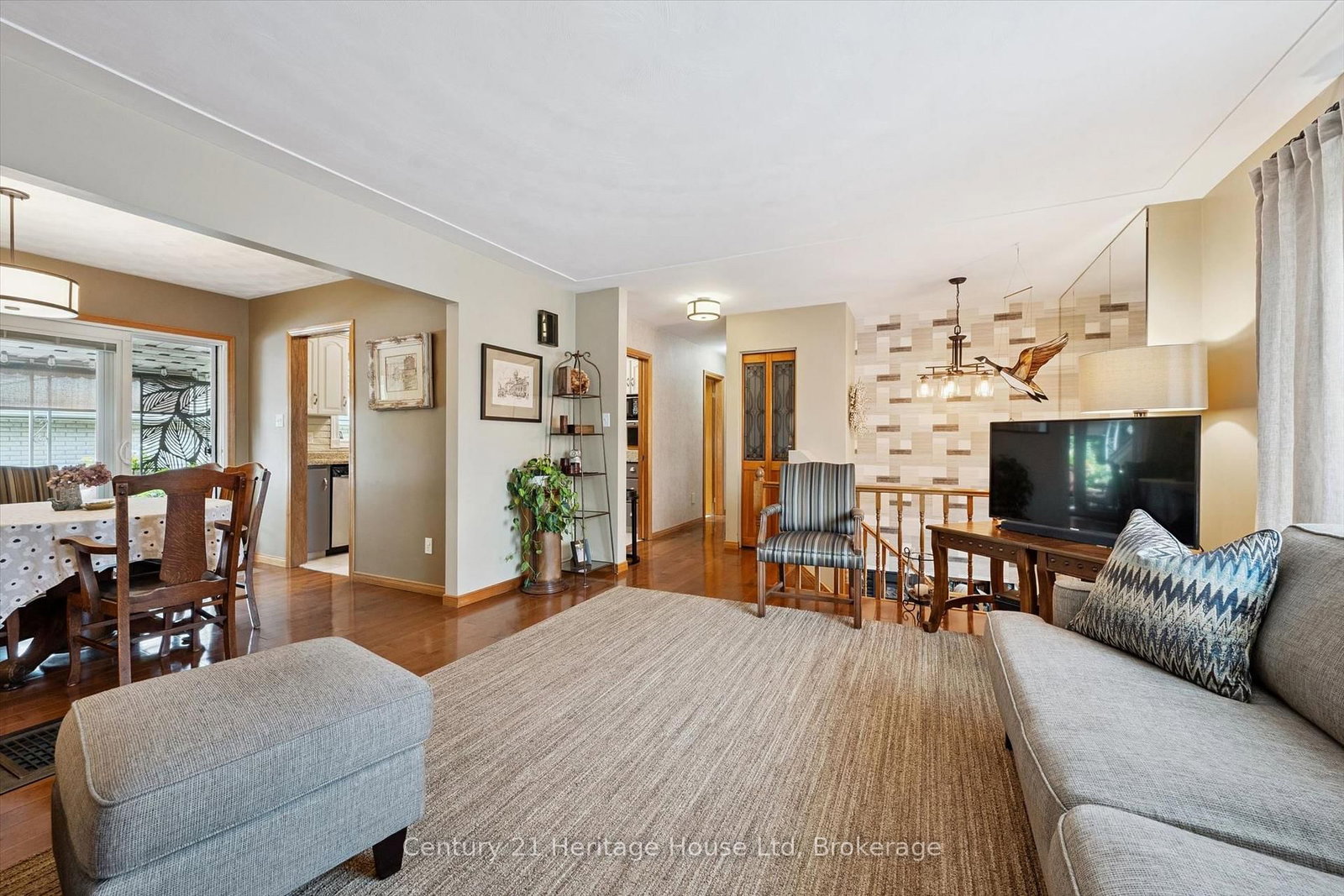 44 Inverness Drive • Guelph, ON photo 8
