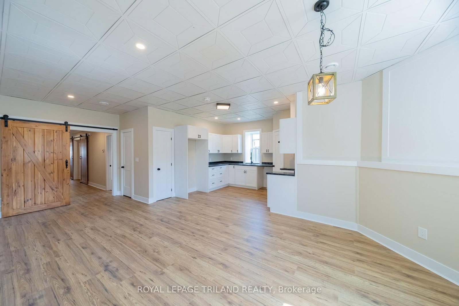 27775 Kerwood Road • Adelaide Metcalfe, ON photo 2