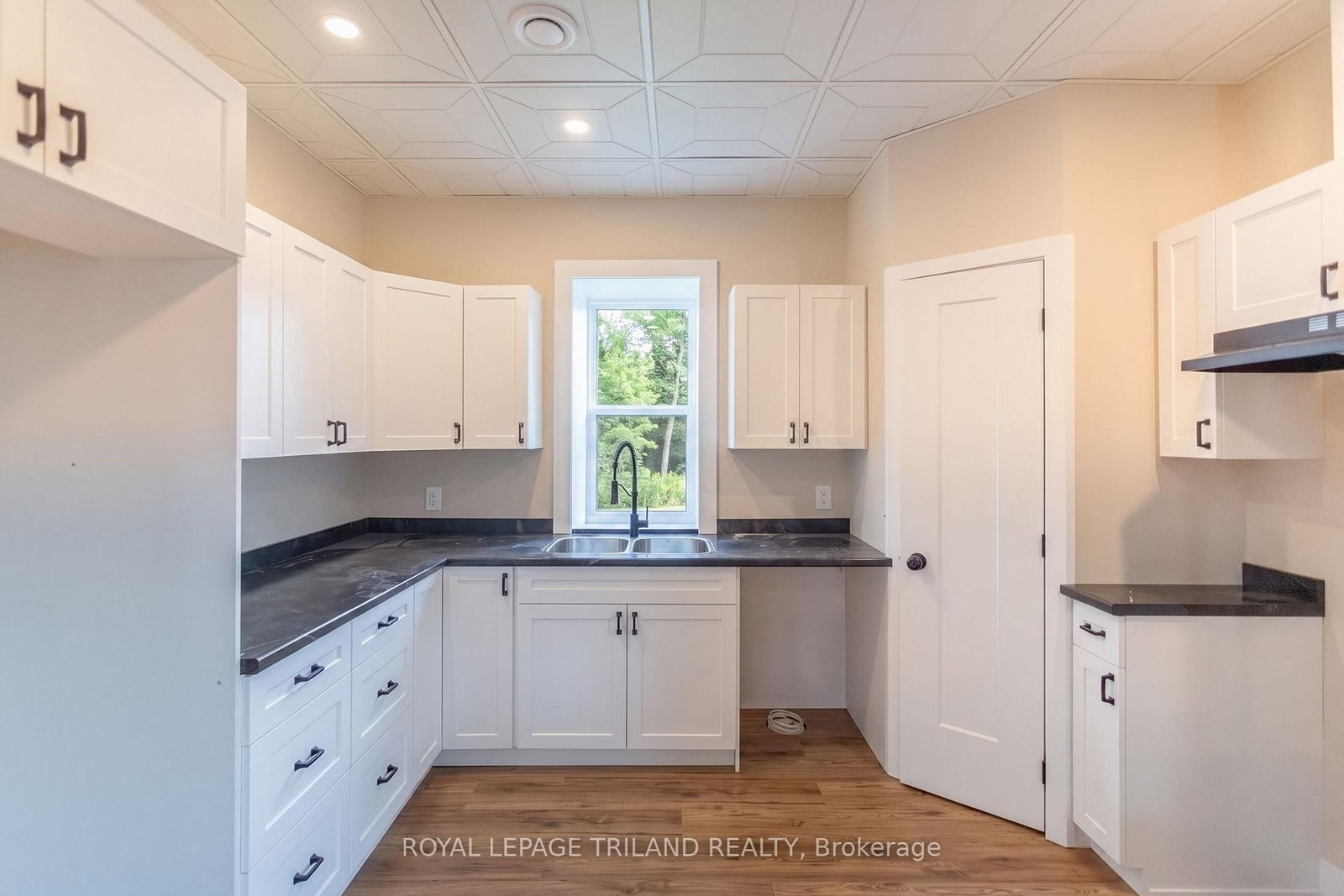 27775 Kerwood Road • Adelaide Metcalfe, ON photo 21