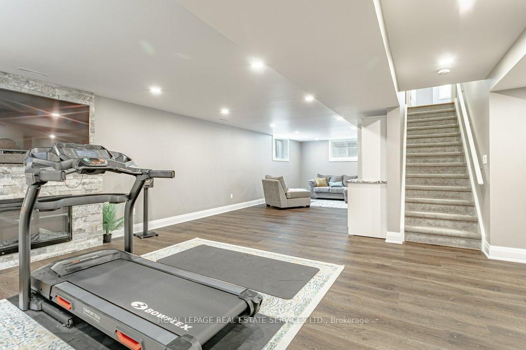 560 Lakeview Drive • Woodstock, ON photo 35