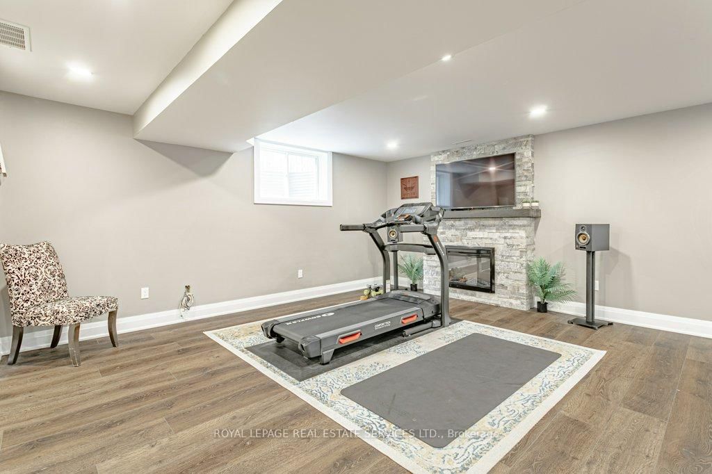 560 Lakeview Drive • Woodstock, ON photo 38
