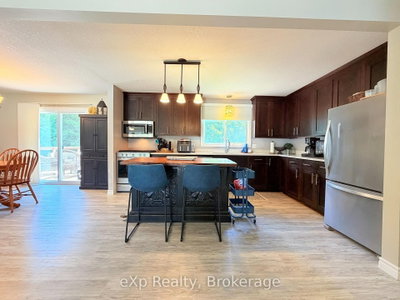 160 WESTFALL Crescent • West Grey, ON photo 5