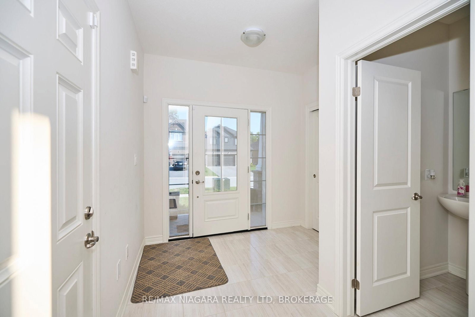 3595 Carolina Court, Fort Erie 4