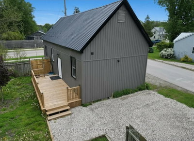 22933 Hagerty Road • Newbury, ON photo 3