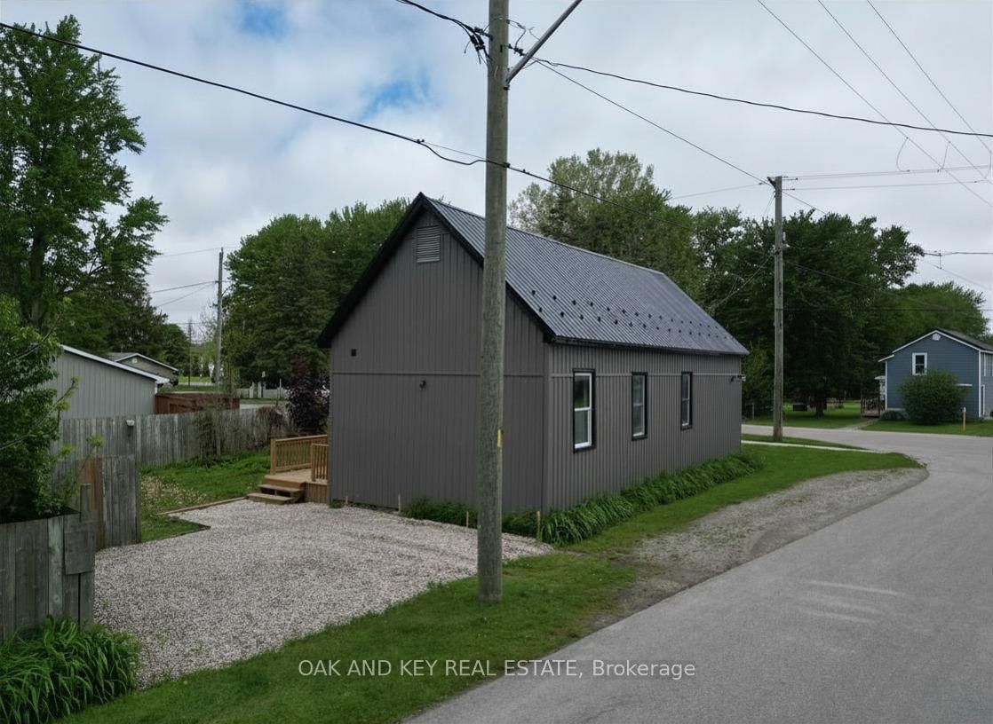 22933 Hagerty Road • Newbury, ON photo 4