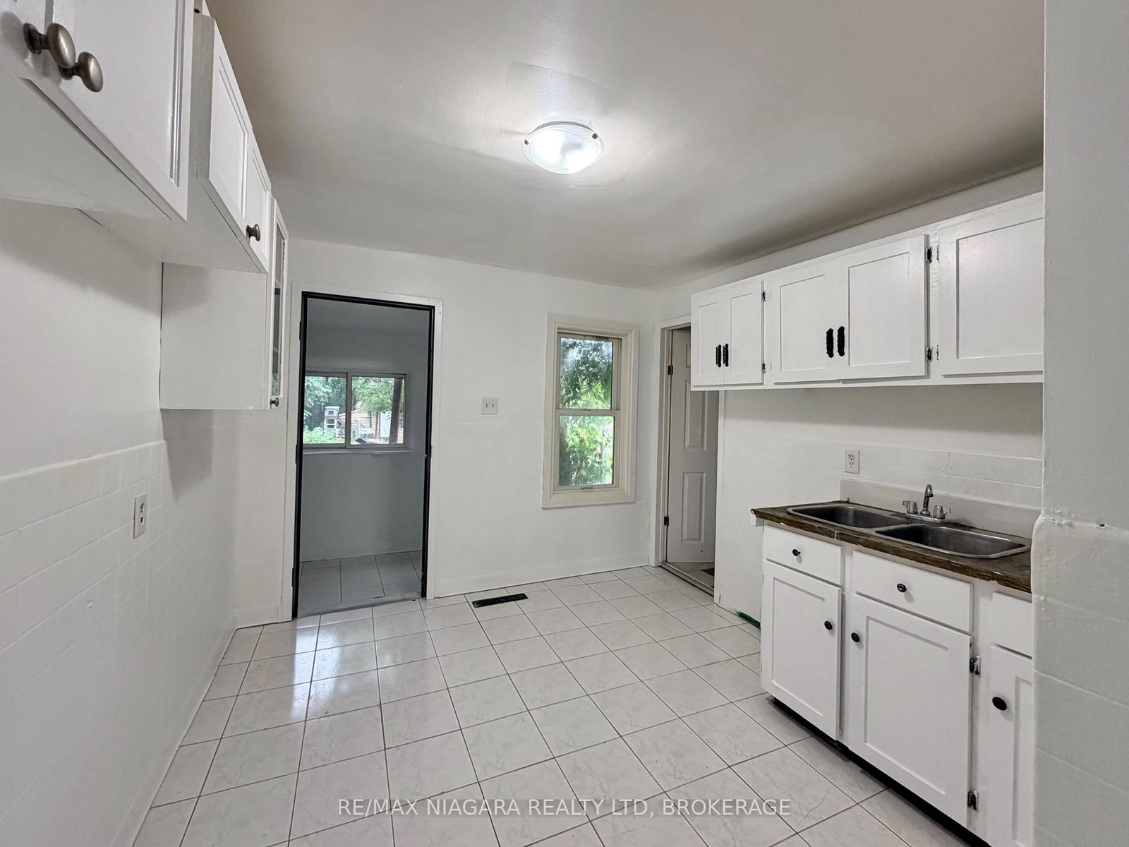 21 Fifth Street • Welland, ON photo 8