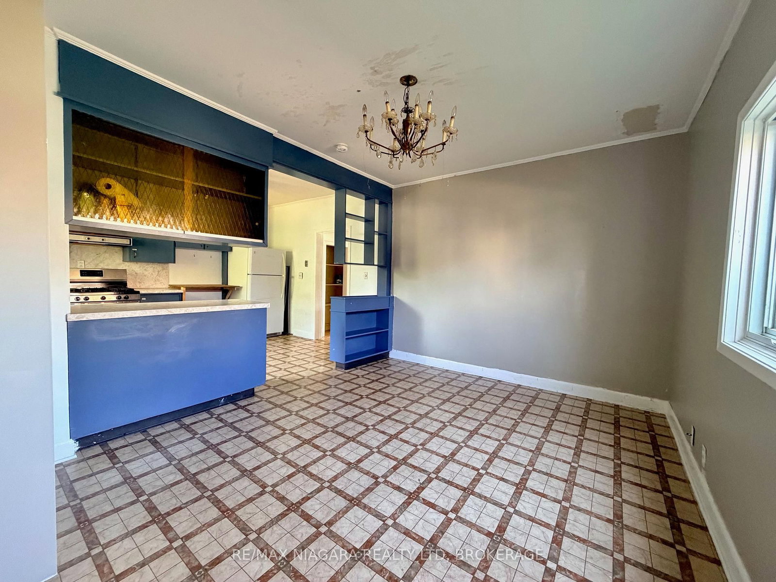 93 State Street • Welland, ON photo 10