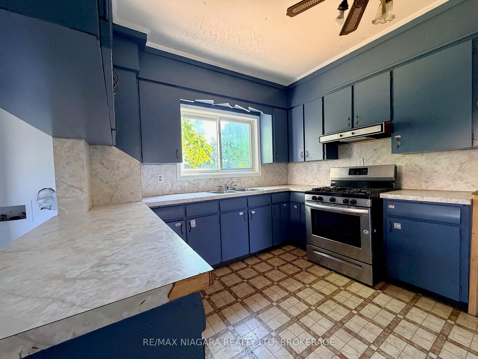 93 State Street • Welland, ON photo 12