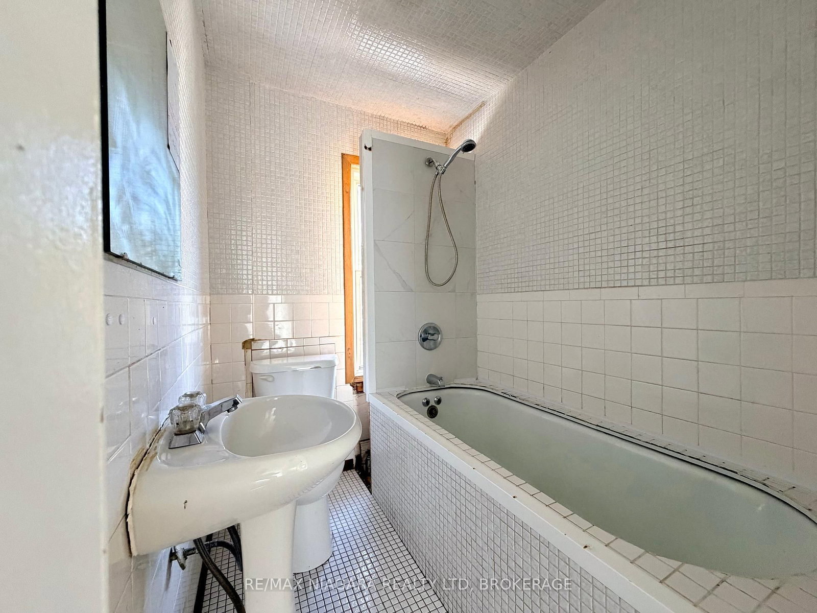 93 State Street • Welland, ON photo 19