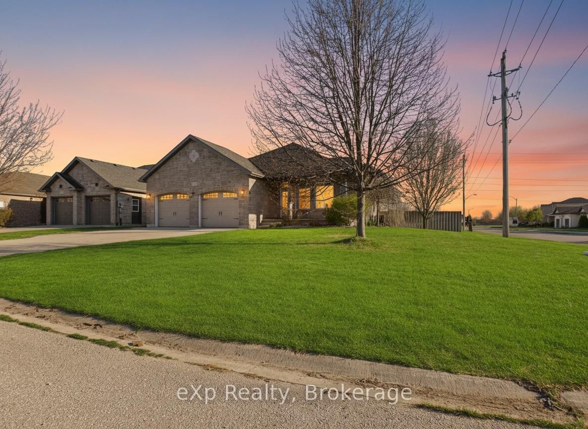 319 Gingrich Crescent • Saugeen Shores, ON photo 1