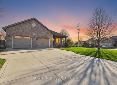 319 Gingrich Crescent • Saugeen Shores, ON photo 2