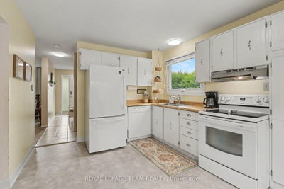 95 Seabrooke Drive • Kanata, ON photo 9