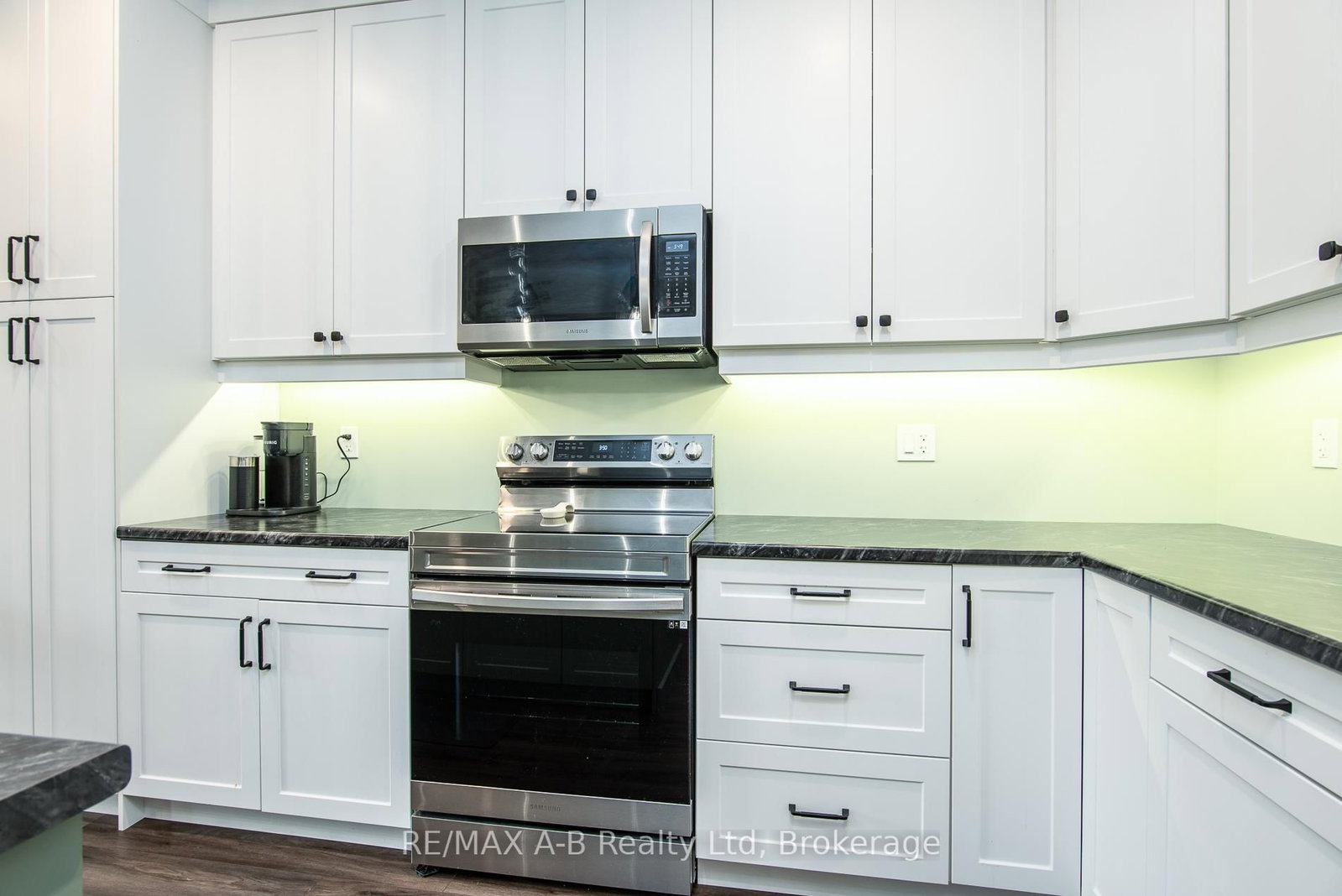 172 Hooper Street • St. Marys, ON photo 2