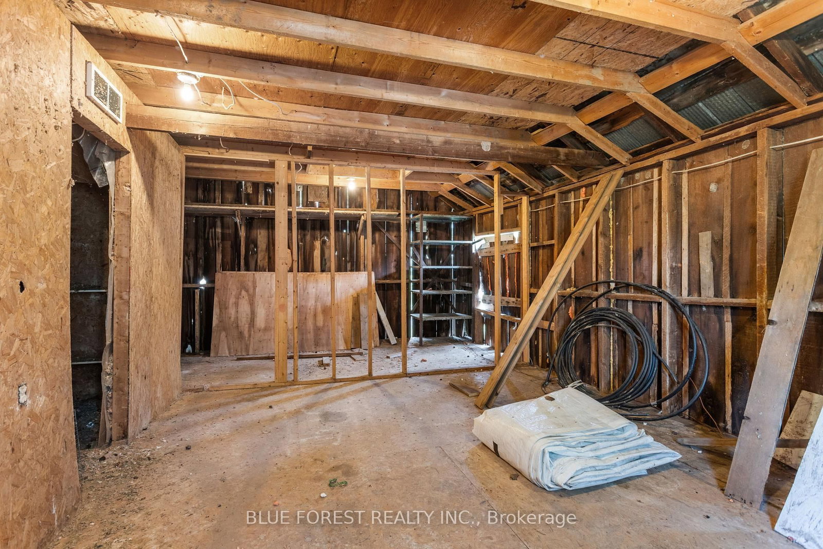 9 E Union Street • Lambton Shores, ON photo 36