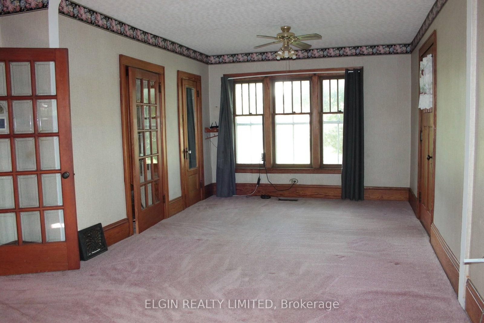 44356 Talbot Line • Central Elgin, ON photo 9
